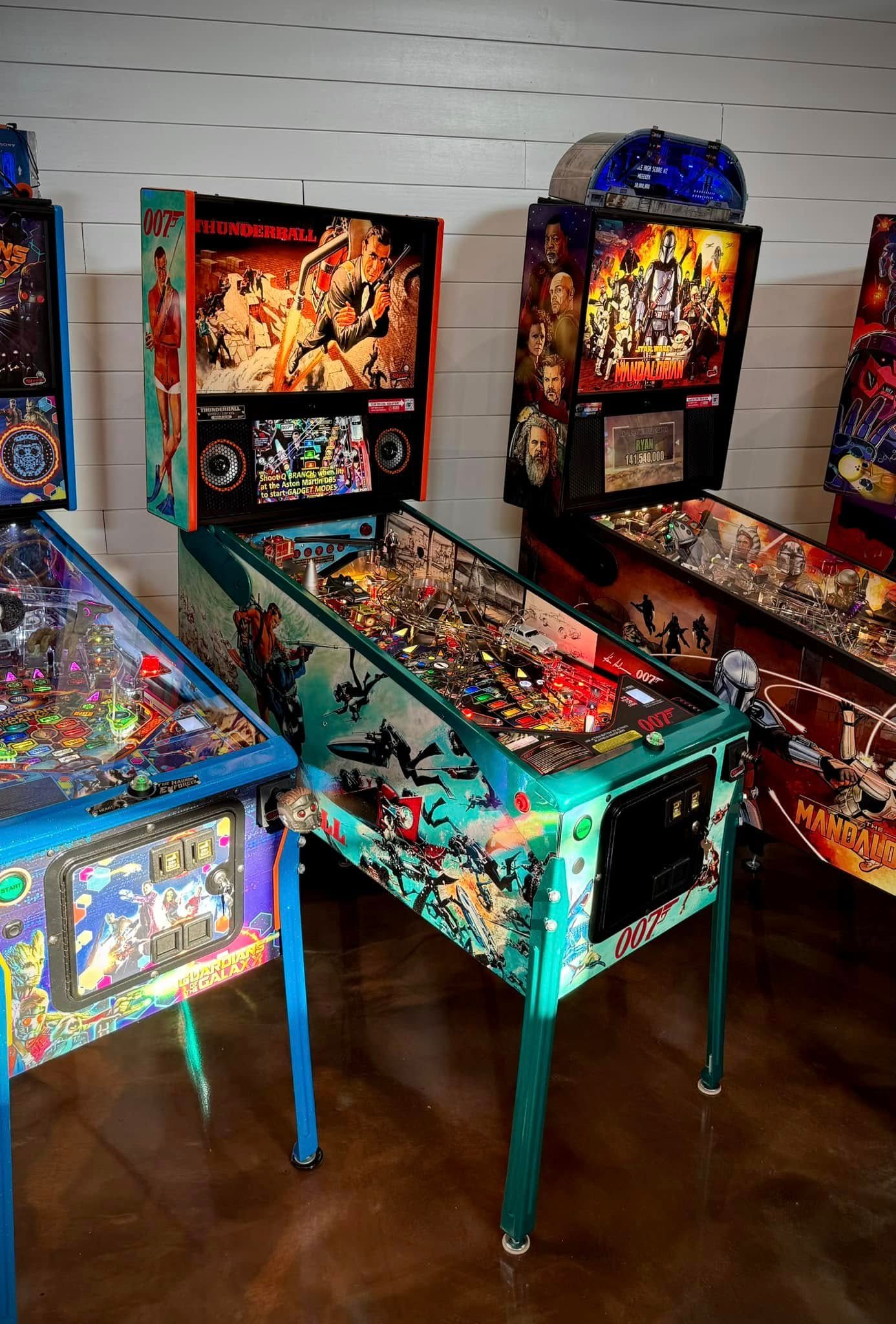 gggg-1 James Bond 007 Limited Edition